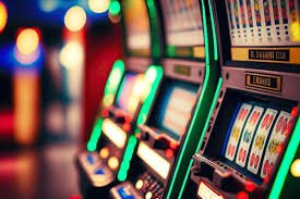 Pengguna memeriksa syarat bonus secara teliti
